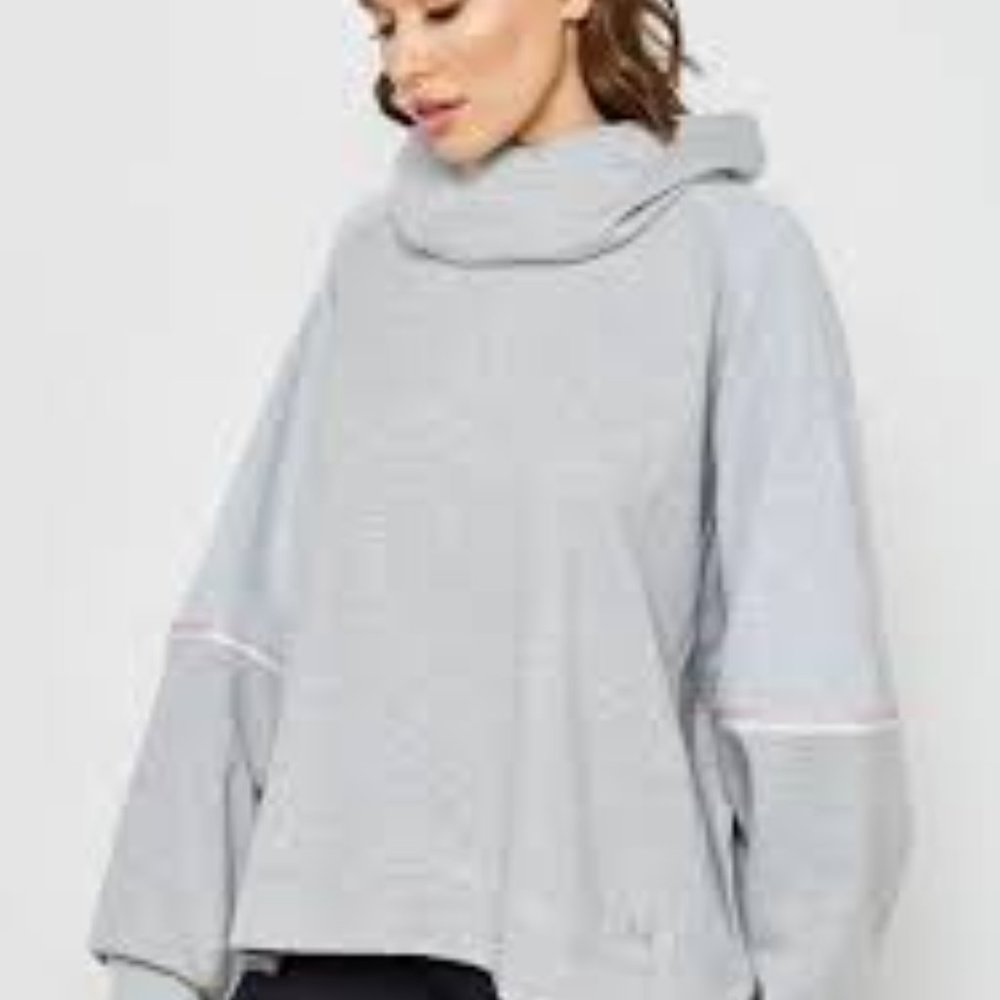 Under Armour Unstoppable Gray Hooded Sweatshirt Womens S Cropped Elevated Street